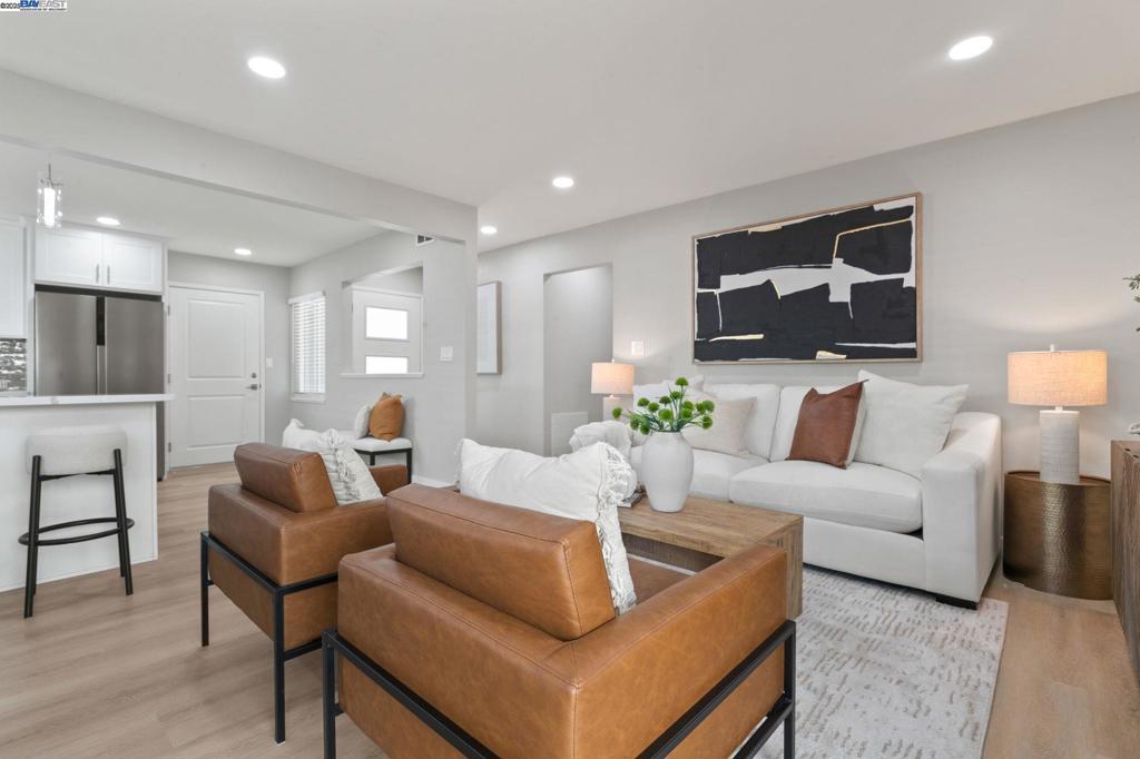 SUNSET EAST - Residential