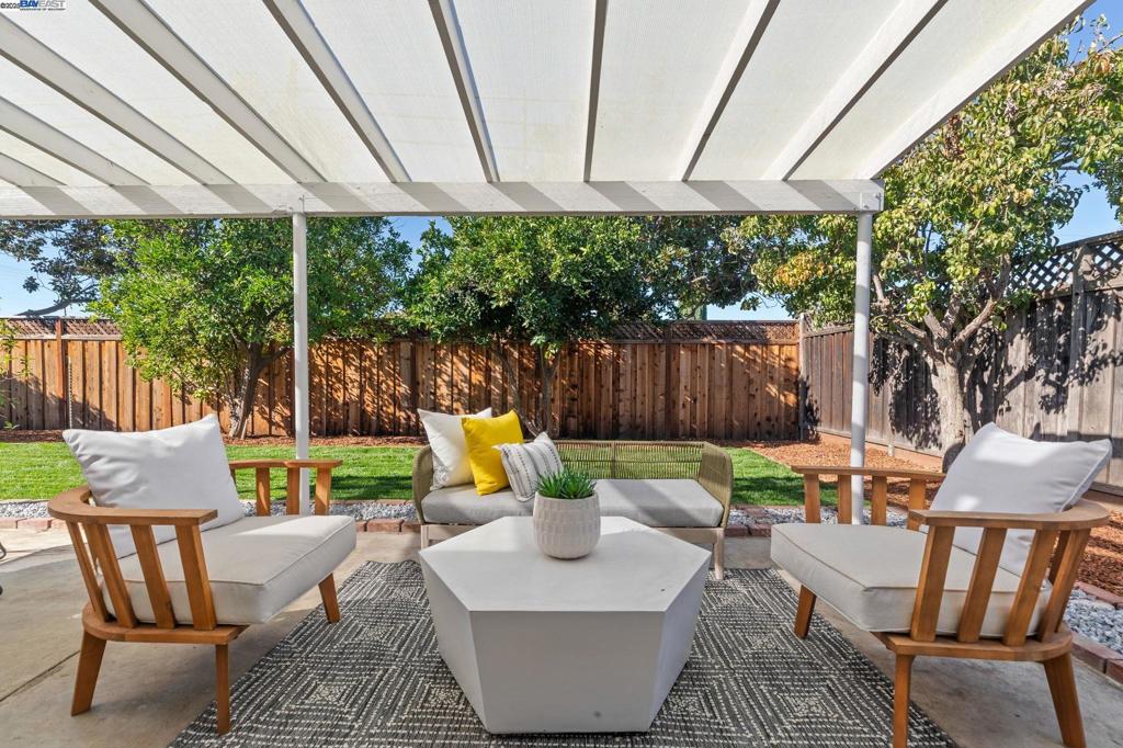 SUNSET EAST - Residential