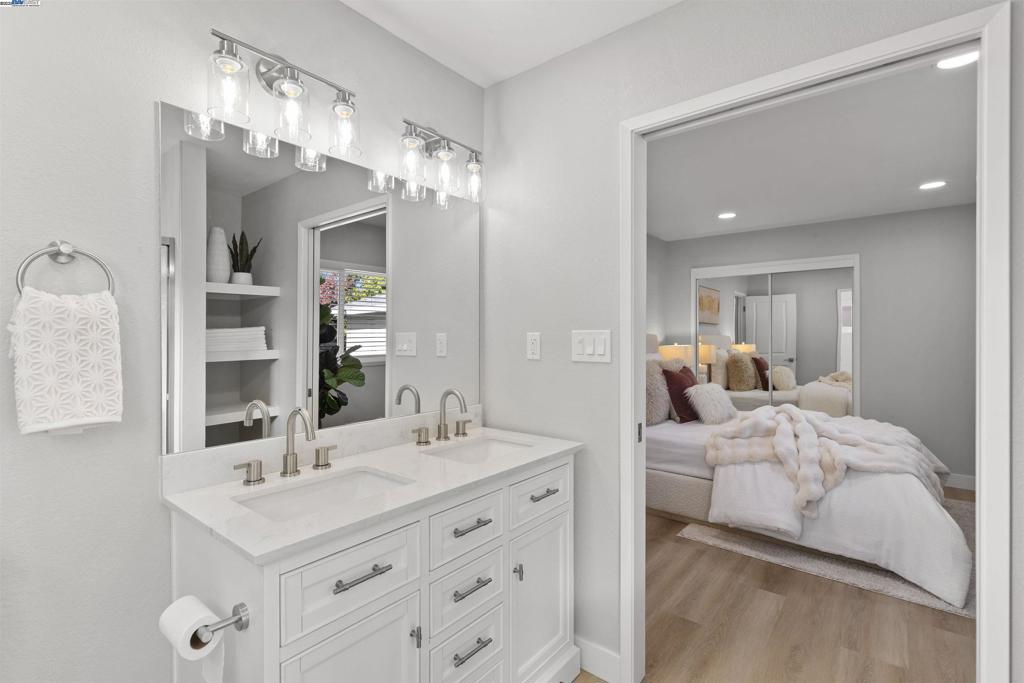 SUNSET EAST - Residential