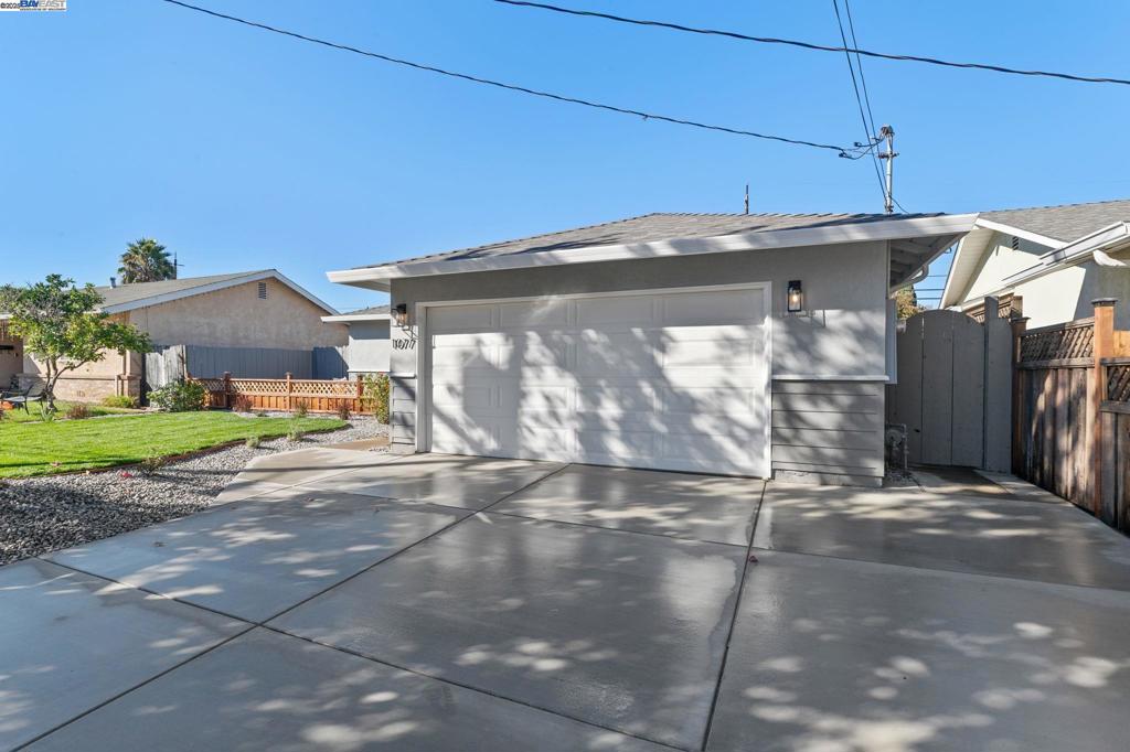 SUNSET EAST - Residential