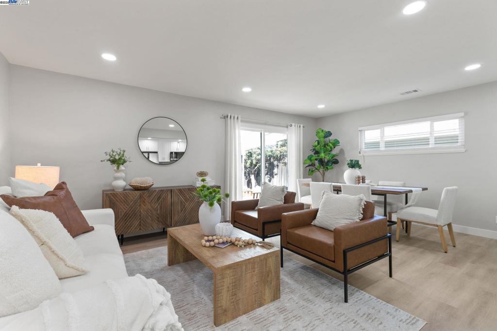 SUNSET EAST - Residential