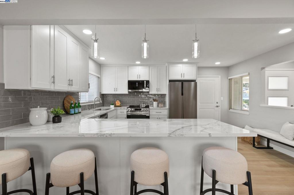 SUNSET EAST - Residential