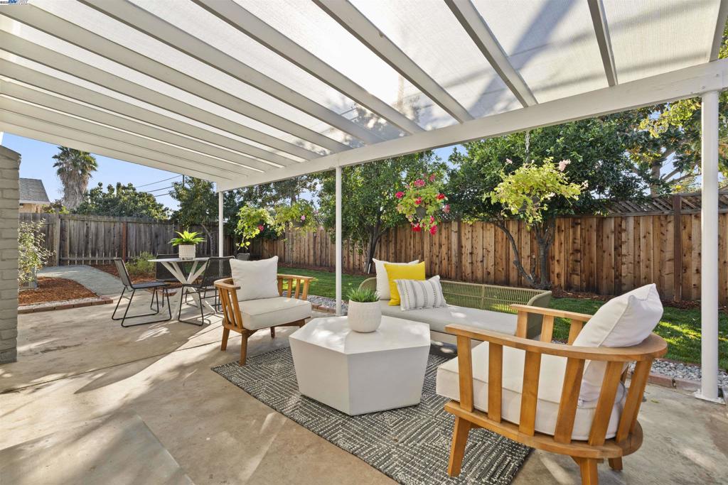 SUNSET EAST - Residential