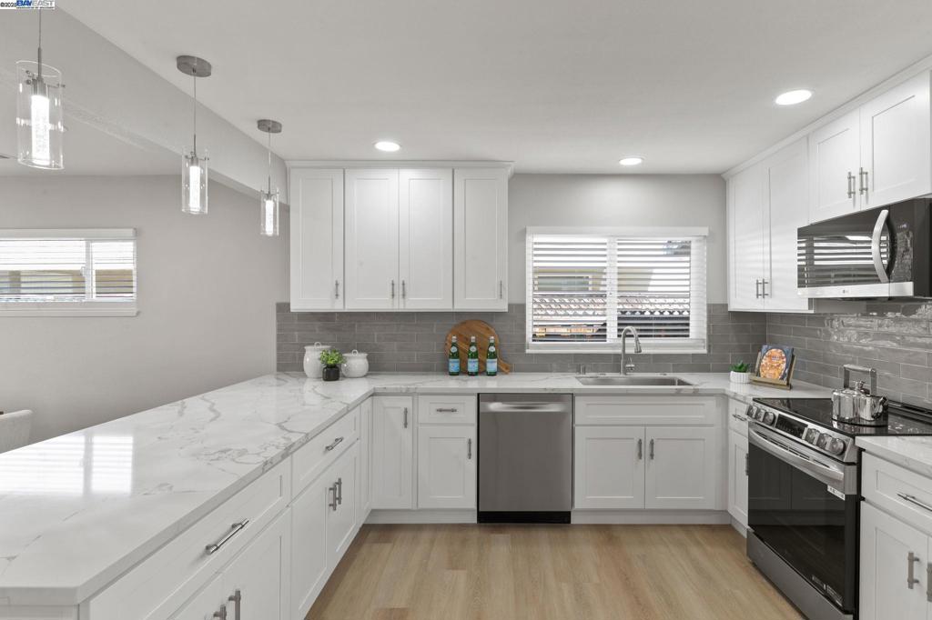 SUNSET EAST - Residential