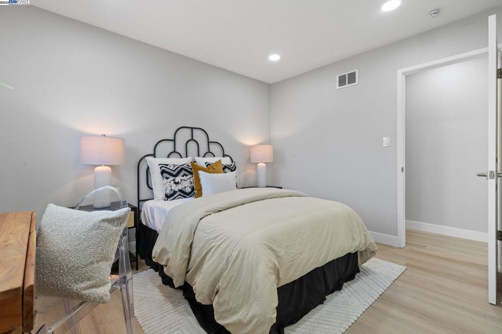 SUNSET EAST - Residential