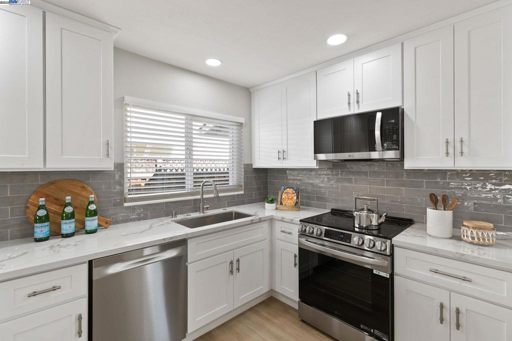 SUNSET EAST - Residential