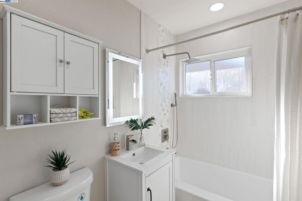 SUNSET EAST - Residential