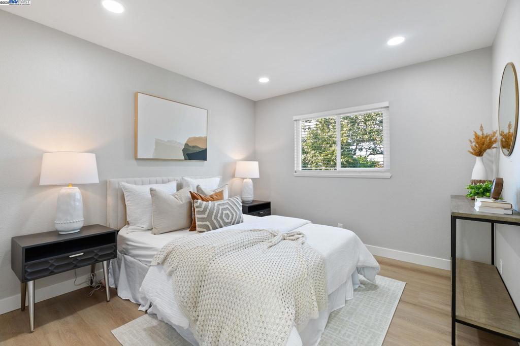 SUNSET EAST - Residential