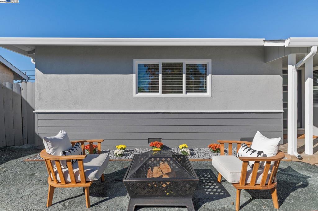 SUNSET EAST - Residential