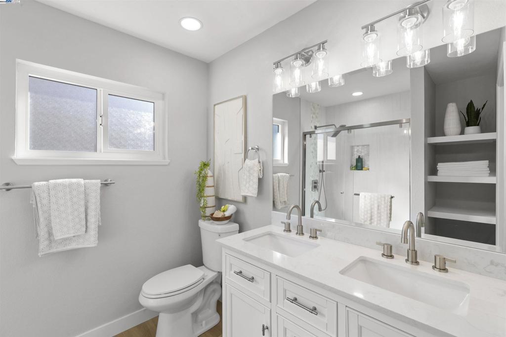 SUNSET EAST - Residential