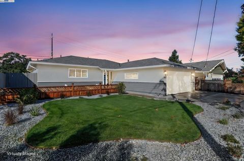 Photo of 1077 Aberdeen Ave Ave, Livermore, CA 94550 (MLS # 41116122)