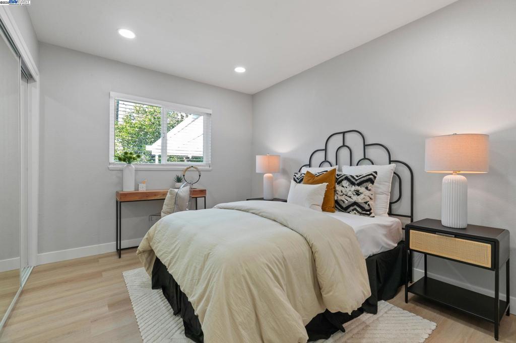 SUNSET EAST - Residential