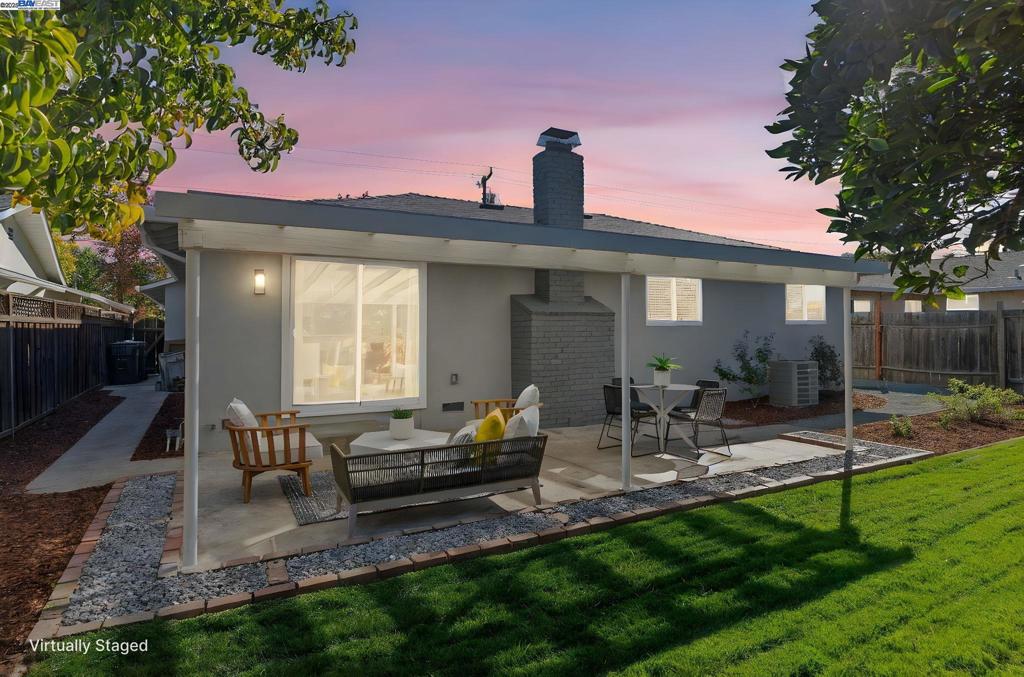 SUNSET EAST - Residential