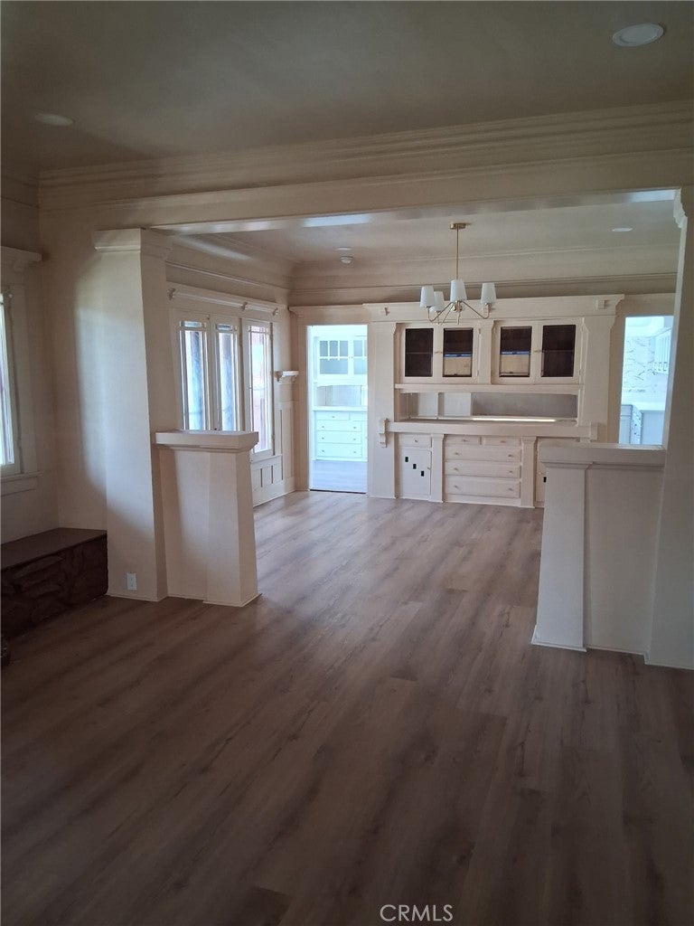 1842 W 43rd Place
