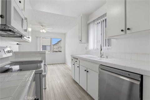 Tiny photo for 5400 Lindley Avenue #121, Encino, CA 91316 (MLS # SR26225273)