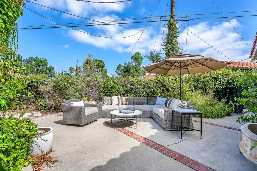 Woodland Hills, California 91364, United States, 3 Bedrooms Bedrooms, ,2 BathroomsBathrooms,Residential,Active,193599