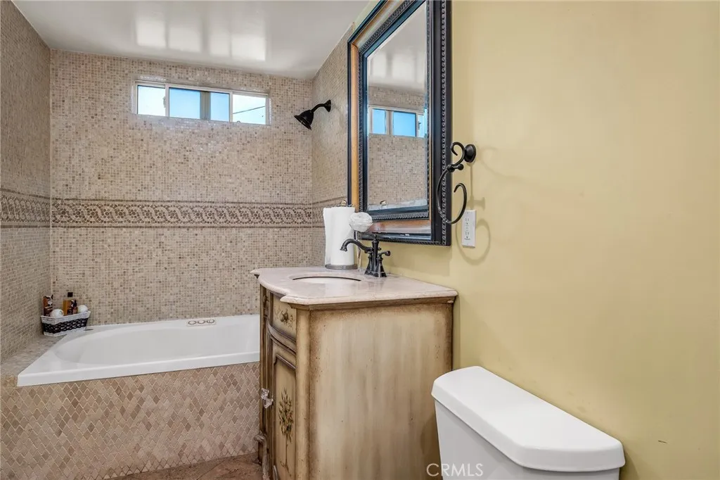 Woodland Hills, California 91364, United States, 3 Bedrooms Bedrooms, ,2 BathroomsBathrooms,Residential,Active,193599