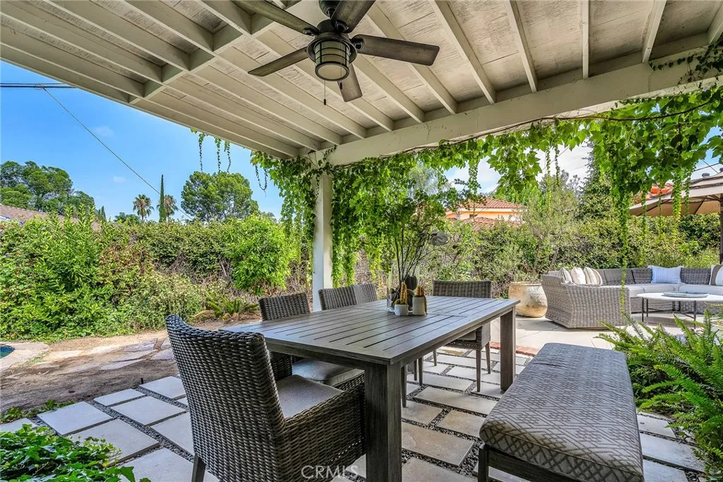 Woodland Hills, California 91364, United States, 3 Bedrooms Bedrooms, ,2 BathroomsBathrooms,Residential,Active,193599