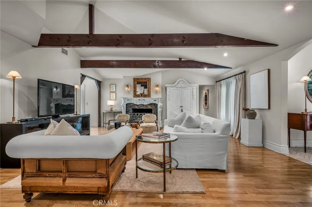 Woodland Hills, California 91364, United States, 3 Bedrooms Bedrooms, ,2 BathroomsBathrooms,Residential,Active,193599