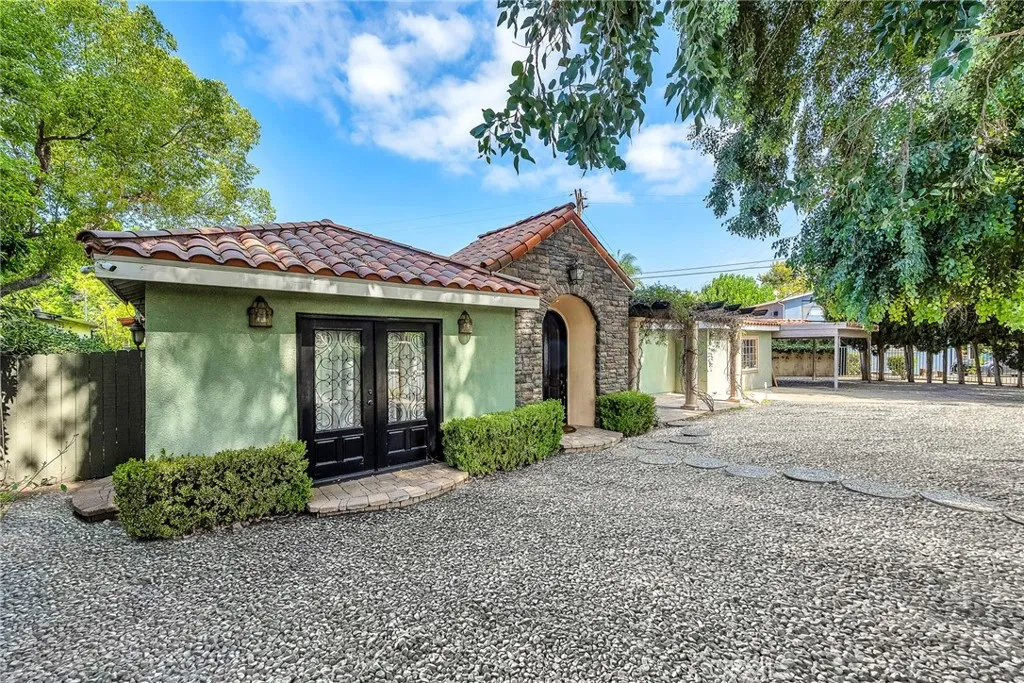 Woodland Hills, California 91364, United States, 3 Bedrooms Bedrooms, ,2 BathroomsBathrooms,Residential,Active,193599