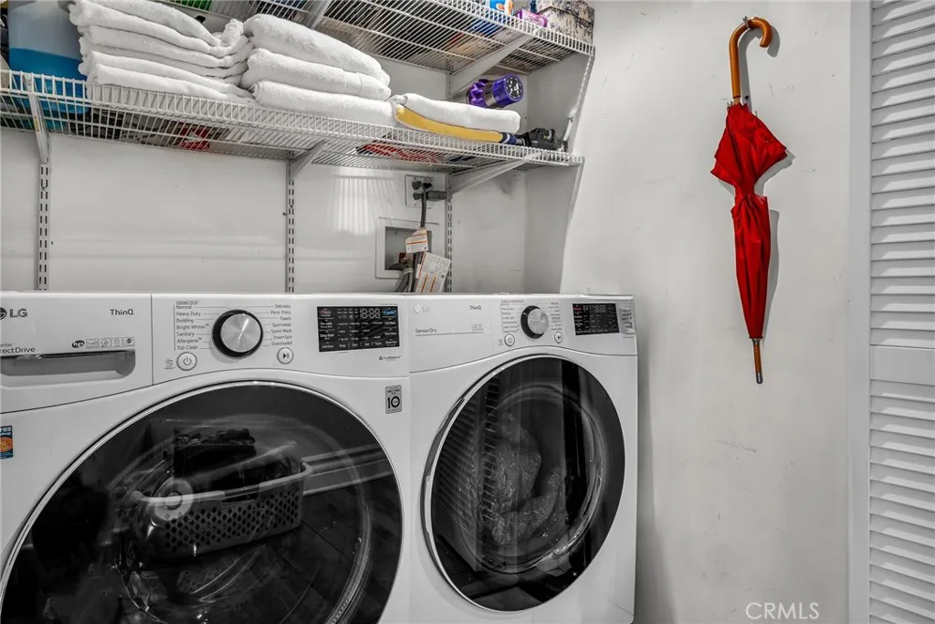 Woodland Hills, California 91364, United States, 3 Bedrooms Bedrooms, ,2 BathroomsBathrooms,Residential,Active,193599