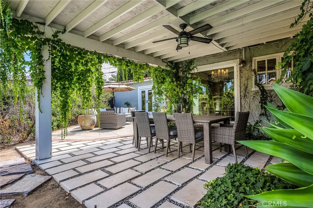 Woodland Hills, California 91364, United States, 3 Bedrooms Bedrooms, ,2 BathroomsBathrooms,Residential,Active,193599