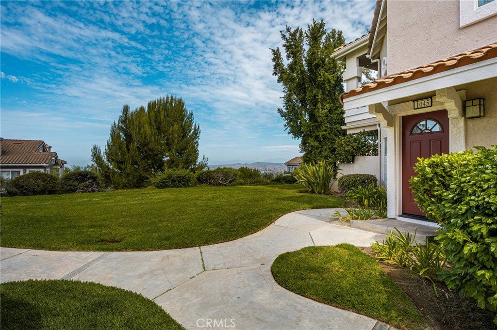 1045 S Daybreak Court