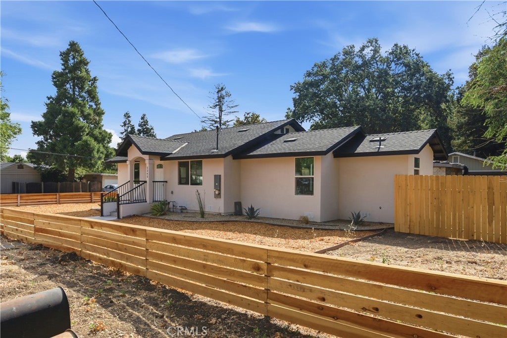 5345 Capistrano