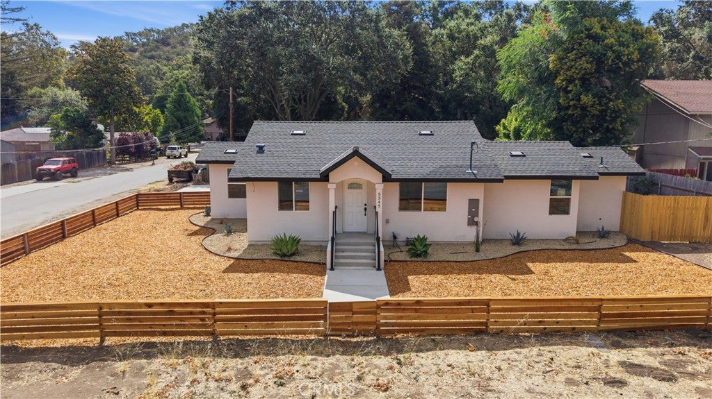 5345 Capistrano
