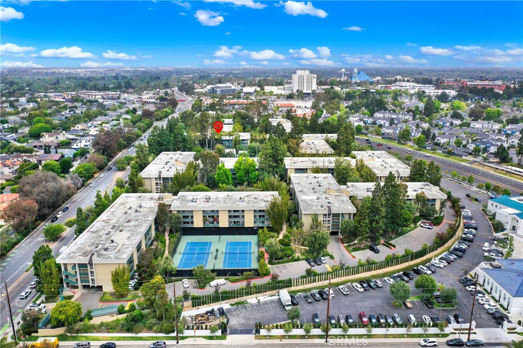 552 N Bellflower 303