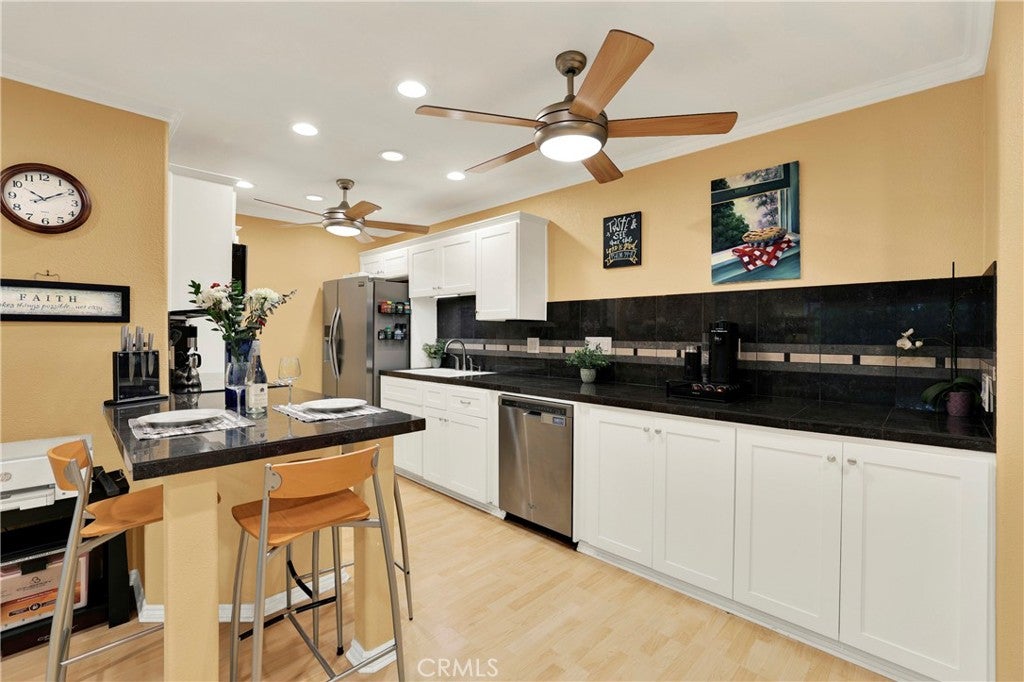 552 N Bellflower BLVD 303, Long Beach CA 90814