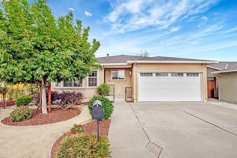 Photo of 33718 3rd St St, Union City, CA 94587 (MLS # 41113383) Photo of 33718 3rd St St, Union City, CA 94587 (MLS # 41113383)
