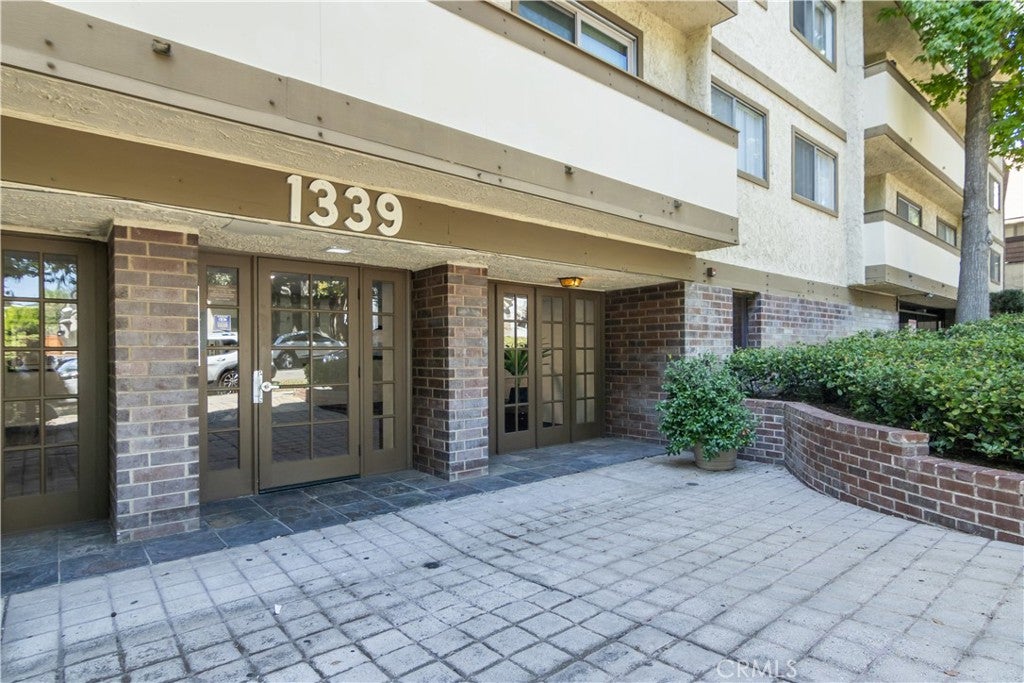 1339 N Columbus 106