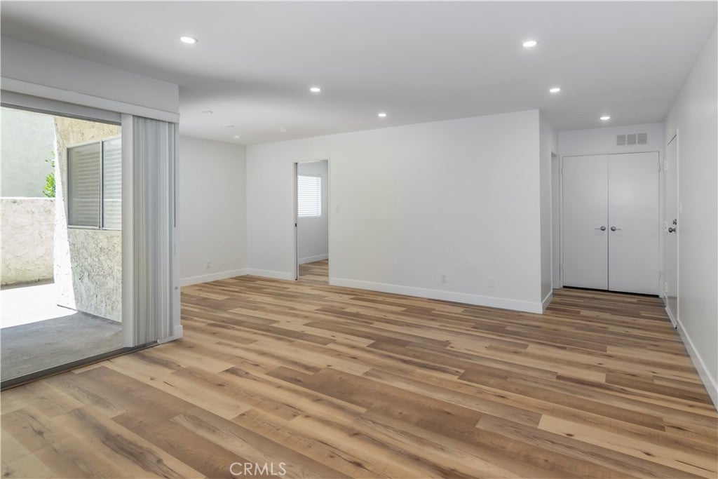 1339 N Columbus 106
