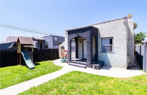 Photo of 1455 W 60th Street, Los Angeles, CA 90047 (MLS # DW26141356)