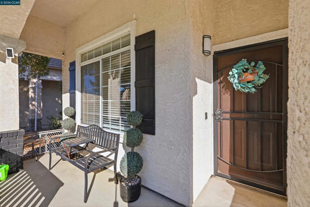 2348 Woodhill Dr