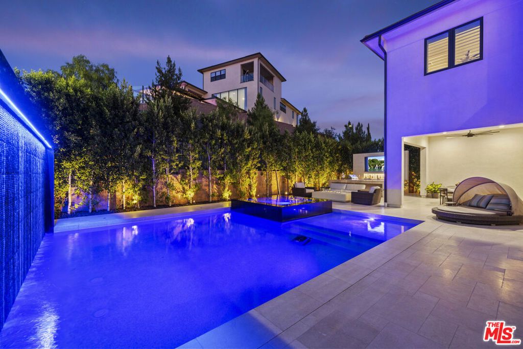 Photo of 20211 W Liverpool Way, Porter Ranch, CA 91326 (MLS # 25630937)