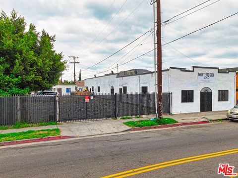 Photo of 6617 S San Pedro Street, Los Angeles, CA 90003 (MLS # 25530355)