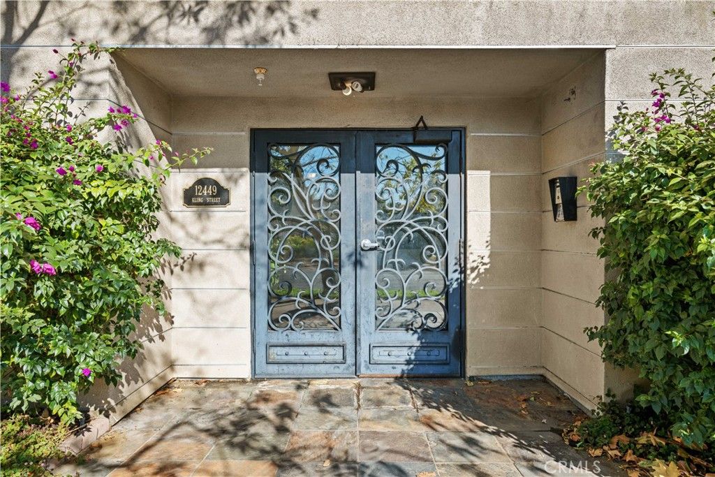 Photo of 12449 Kling Street #PH2, Studio City, CA 91604 (MLS # BB25008479)