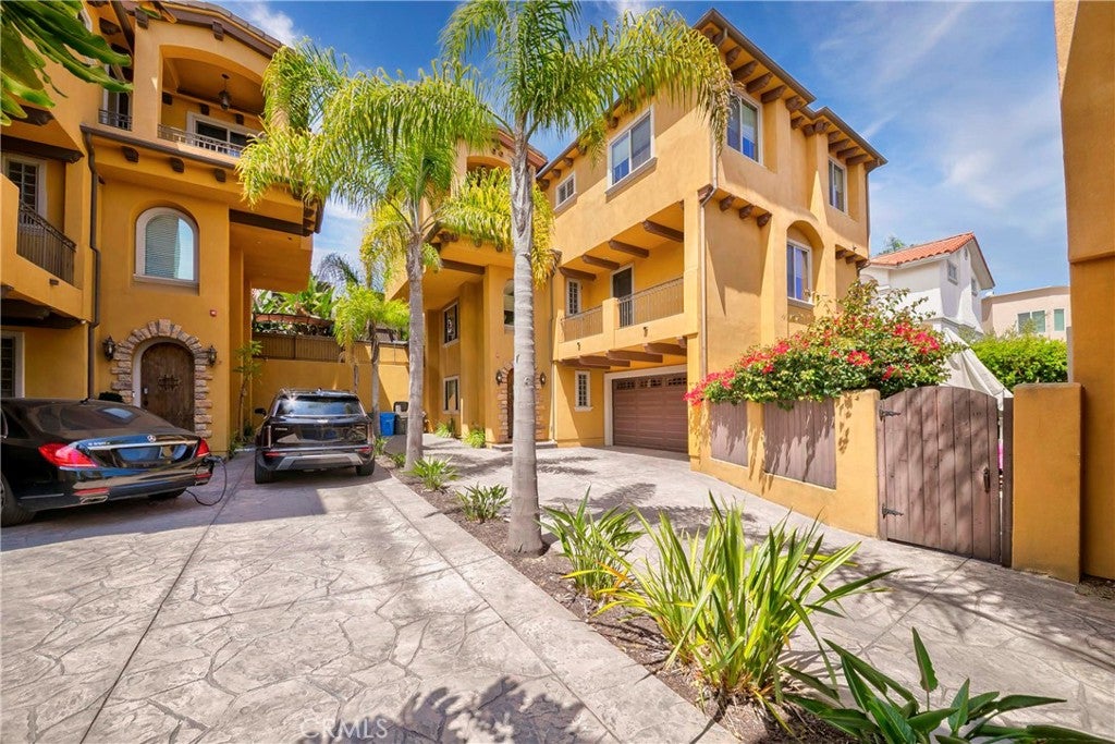 2117 Clark Lane
