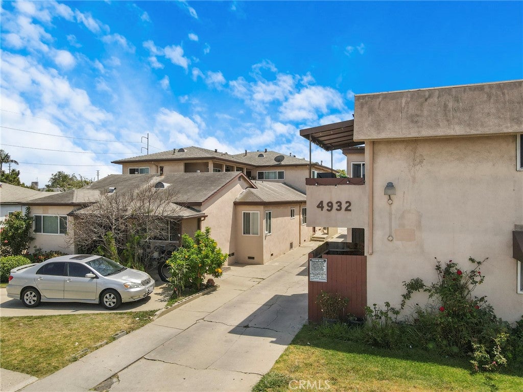 4928 Lennox