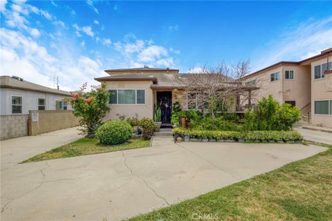 Photo of 4928 Lennox BLVD, Inglewood, CA 90304 (MLS # SB26124346)