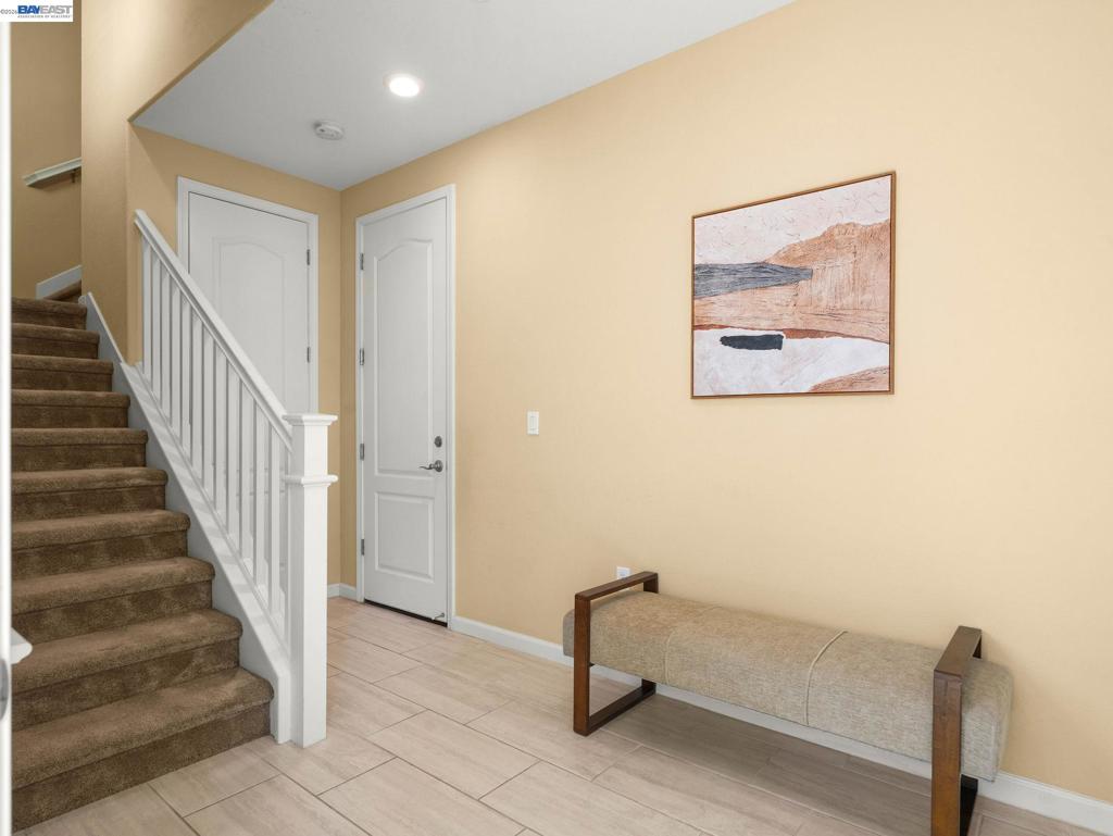 7045 Coombsville Loop