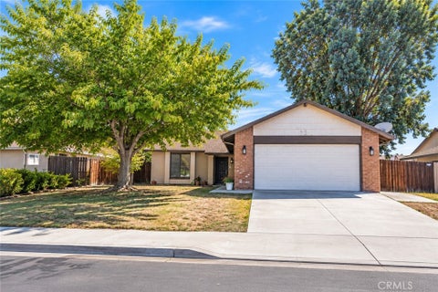 Photo of 14878 Silvertree RD, Moreno Valley, CA 92553 (MLS # IV26198119)