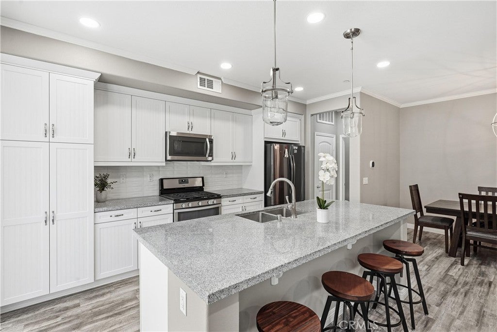 22077 Barrington