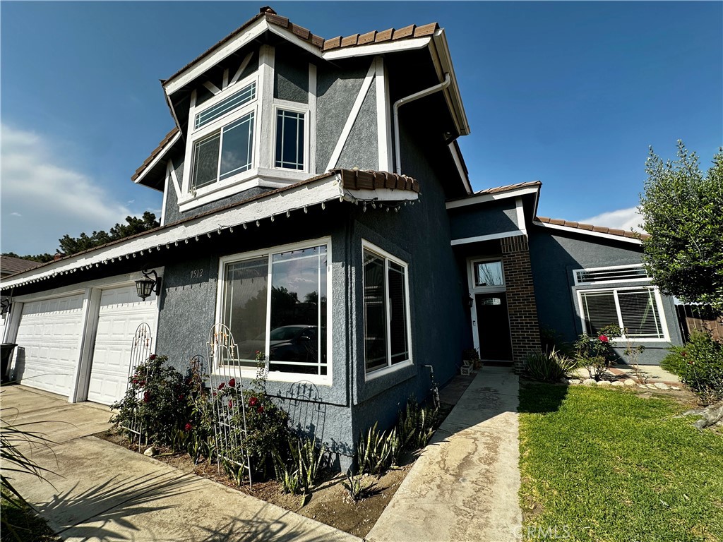 1512 W Sunnyview Dr