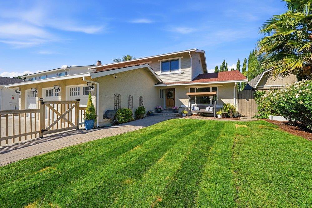 15640 La Sierra Court