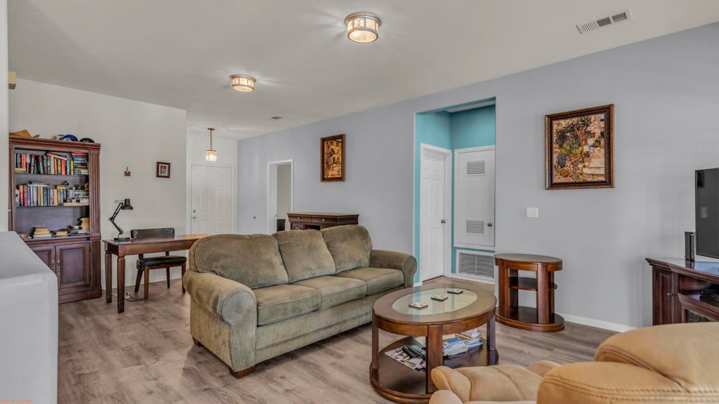 67687 Duchess Road 102