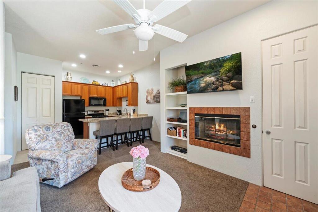 Casitas Las Rosas - Residential Lease