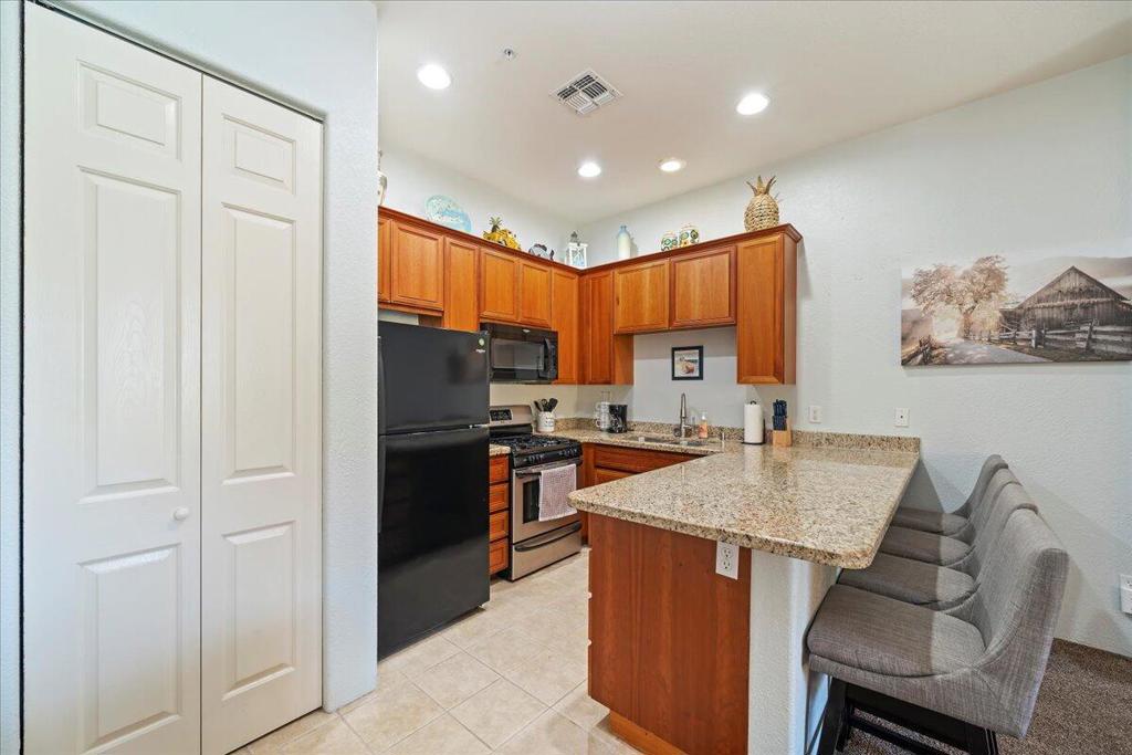 Casitas Las Rosas - Residential Lease